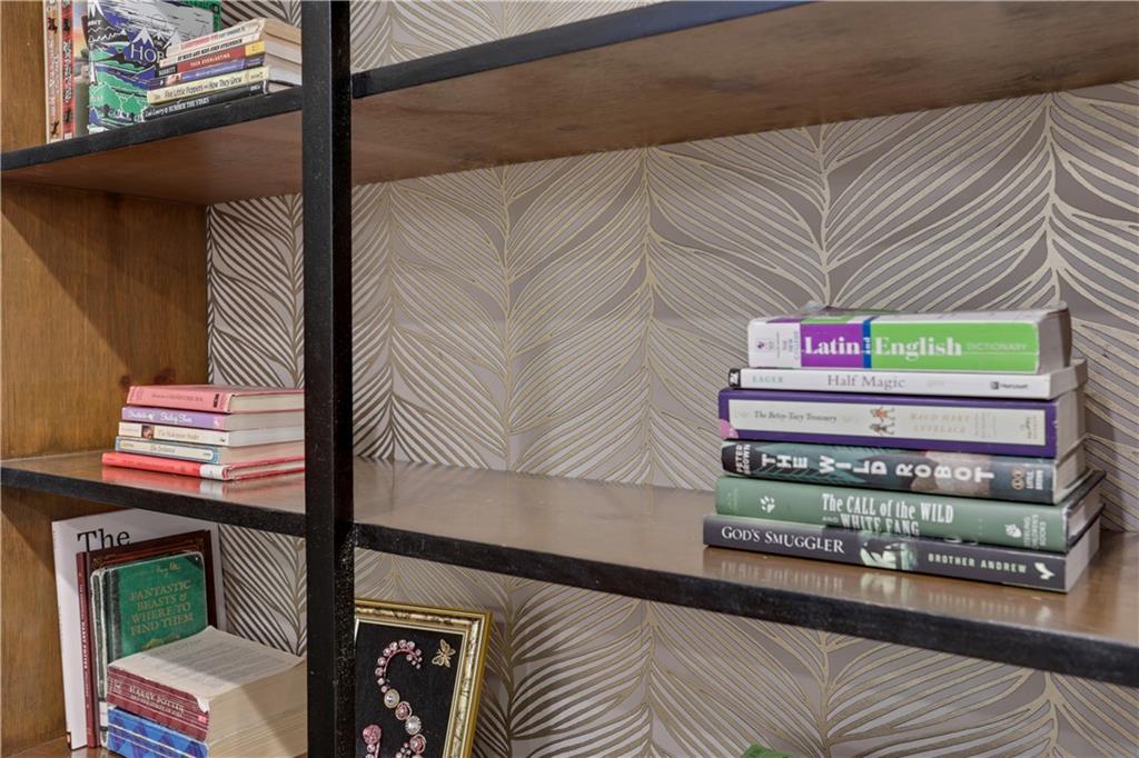 3332 Breton Court NE