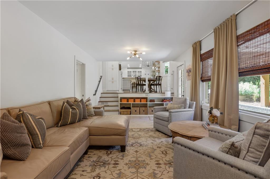 3332 Breton Court NE