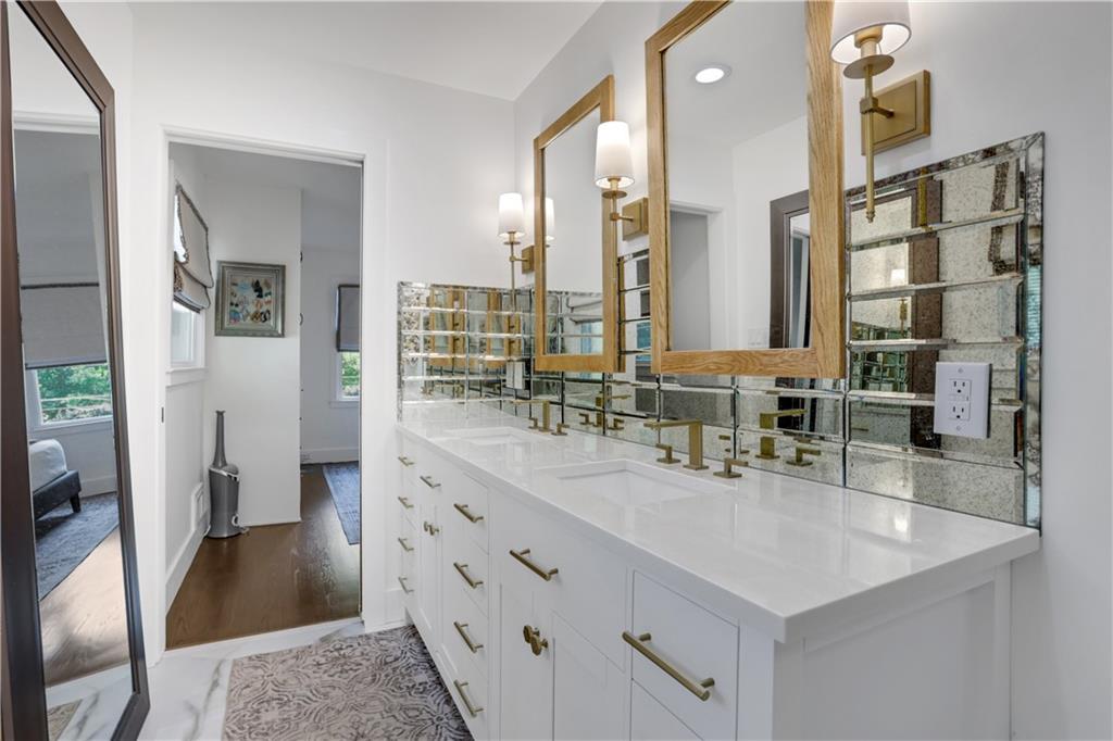 3332 Breton Court NE