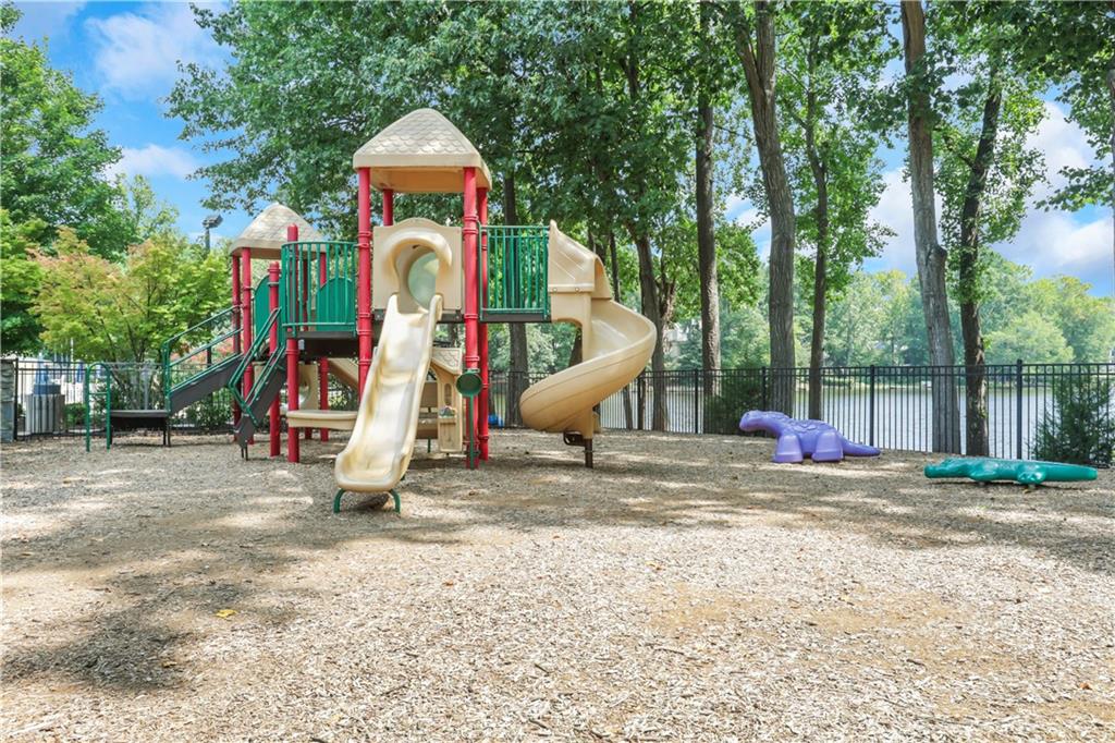 3332 Breton Court NE