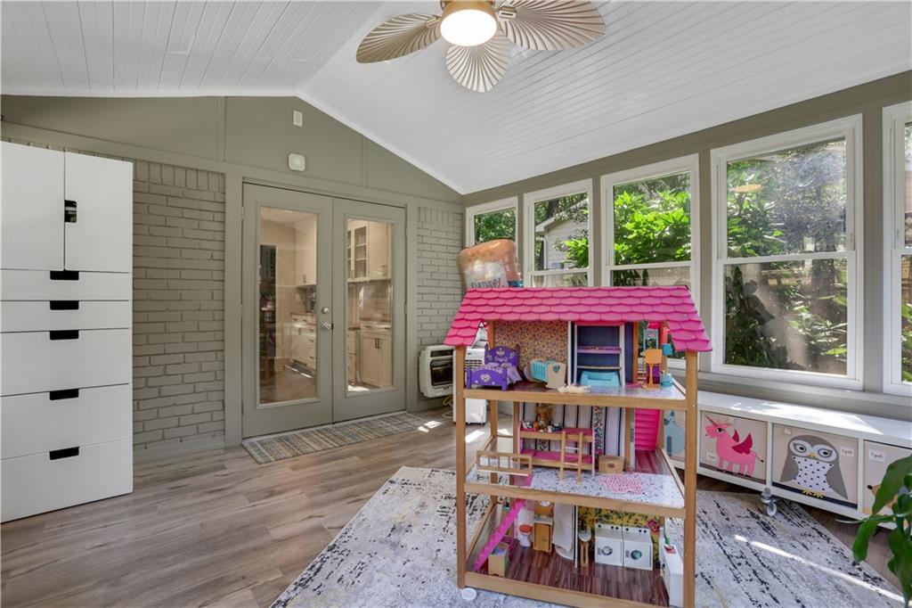 3332 Breton Court NE