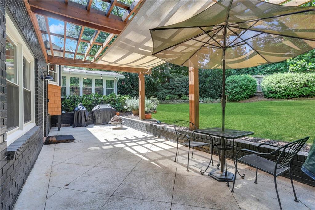 3332 Breton Court NE