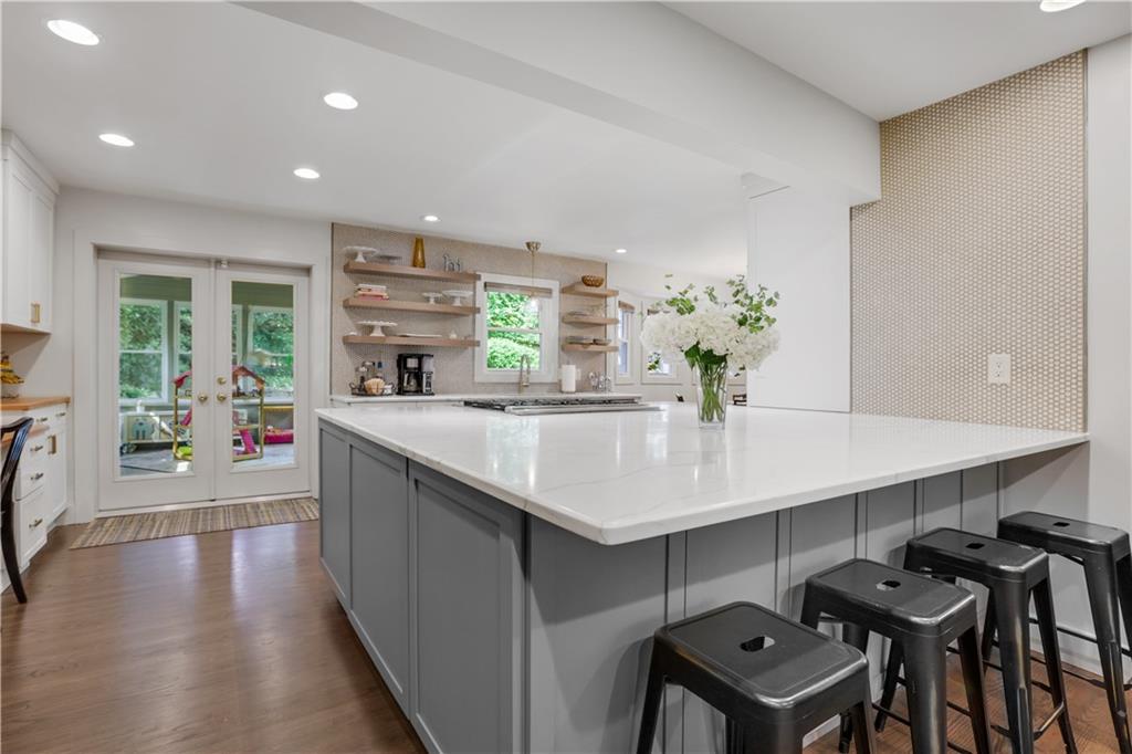 3332 Breton Court NE