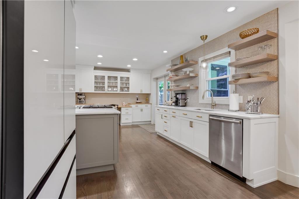 3332 Breton Court NE