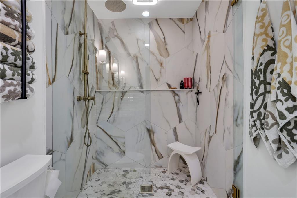 3332 Breton Court NE