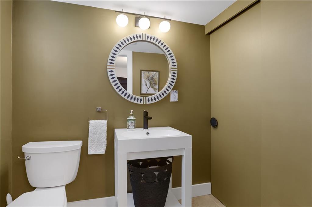 3332 Breton Court NE