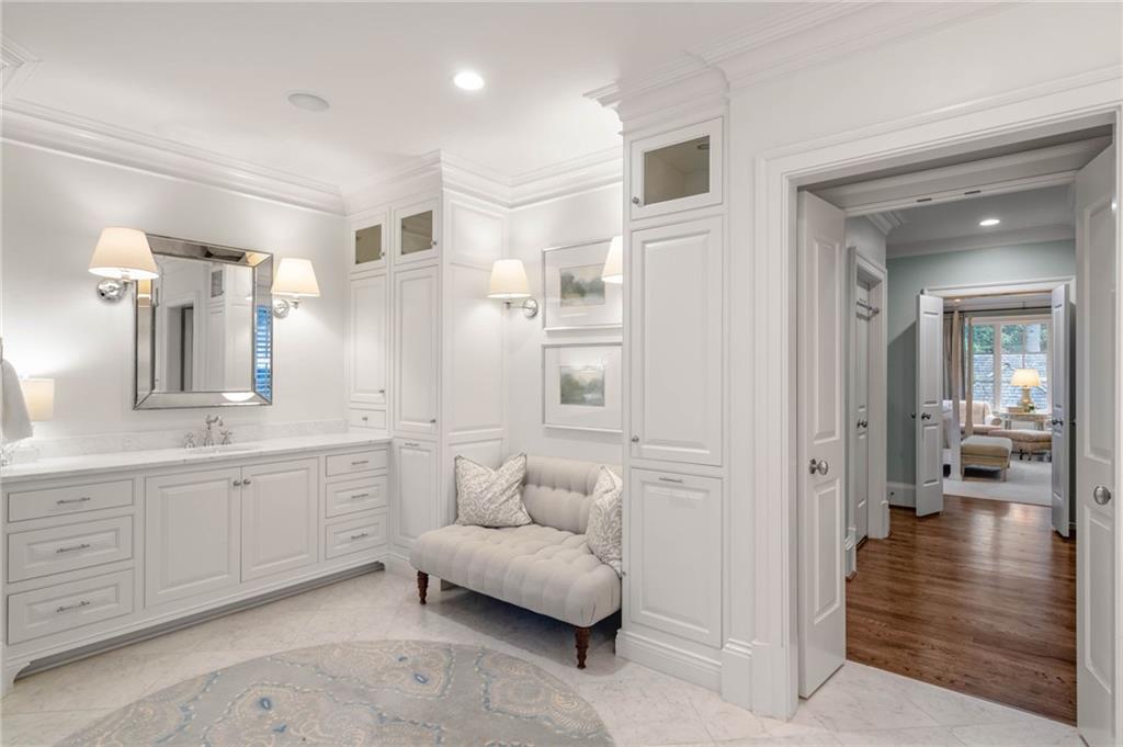 3394 Knollwood Drive