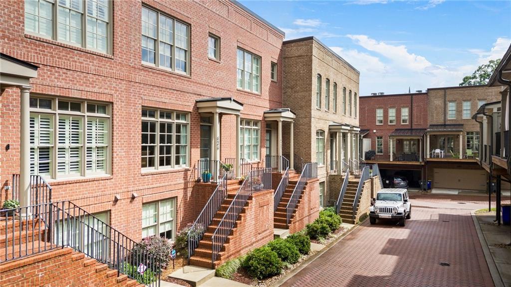 824 Virginia Park Circle NE