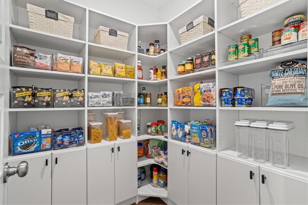 7525 Fireside Farm Drive