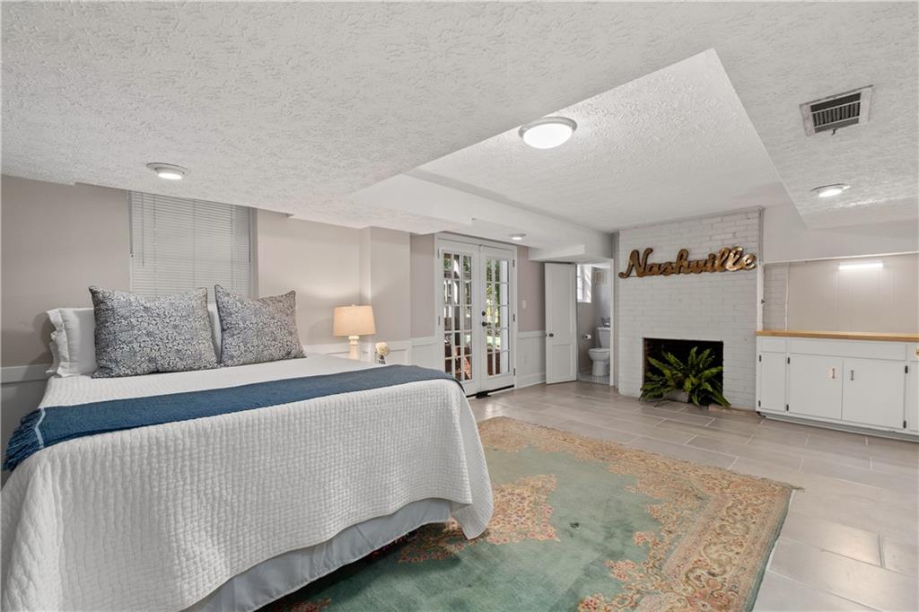 3150 W Roxboro Road NE