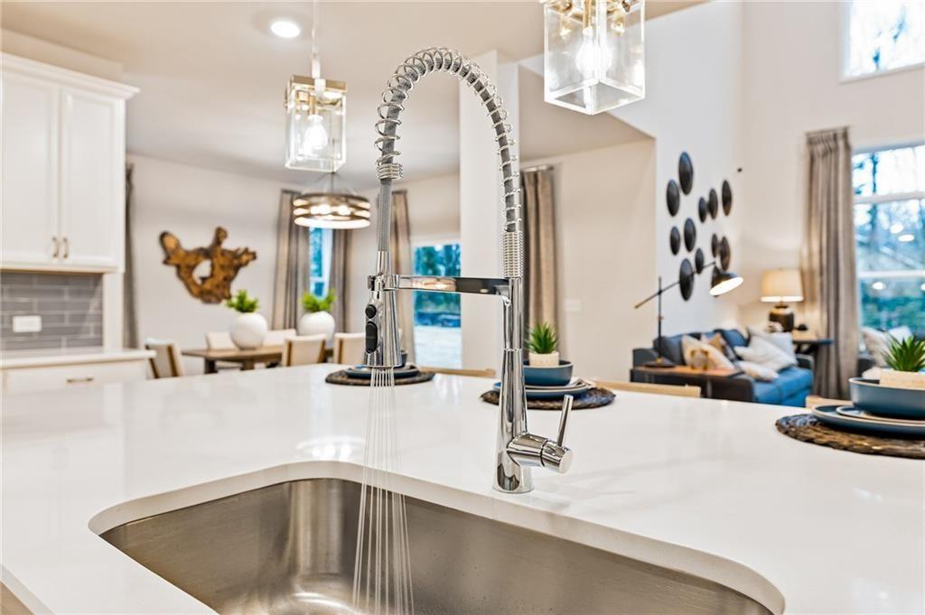 6615 Meriwether Raod