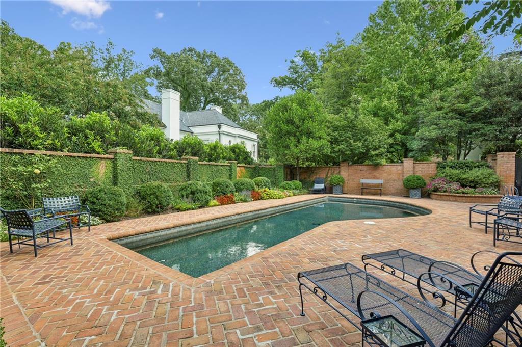 2774 Andrews #5 Drive NW