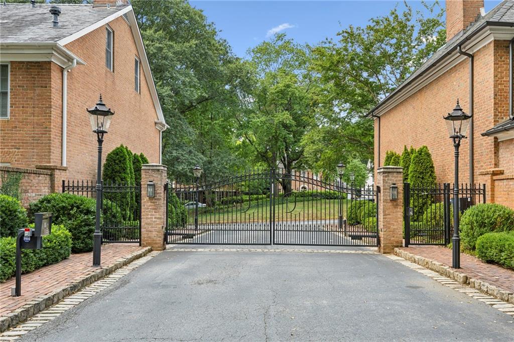 2774 Andrews #5 Drive NW