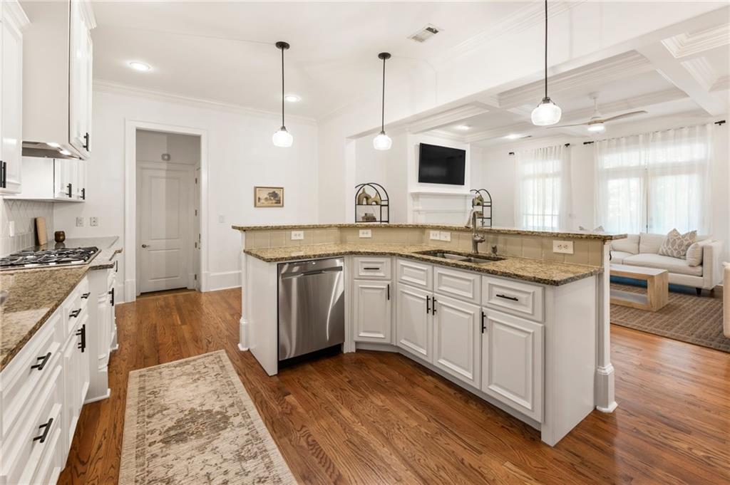 12522 Broadwell Road