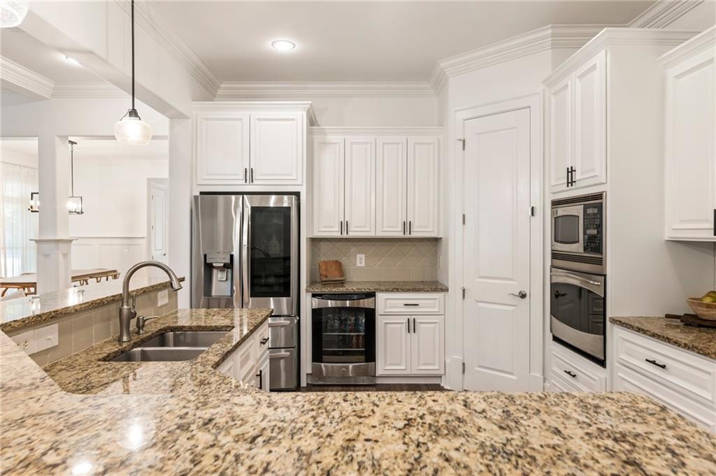 12522 Broadwell Road