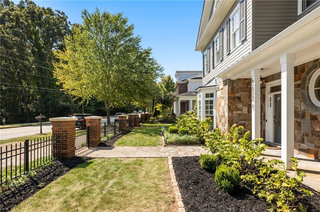 12522 Broadwell Road