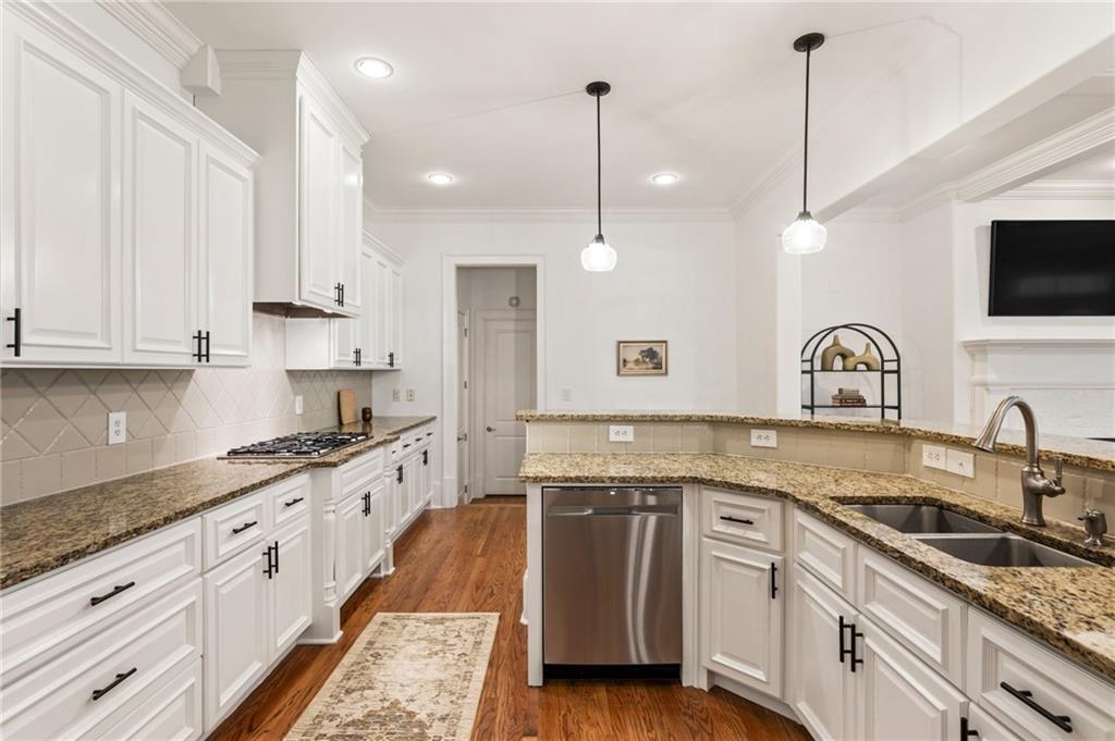 12522 Broadwell Road