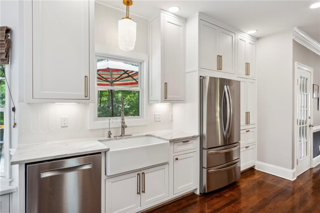 1321 Idlewyld Drive SW