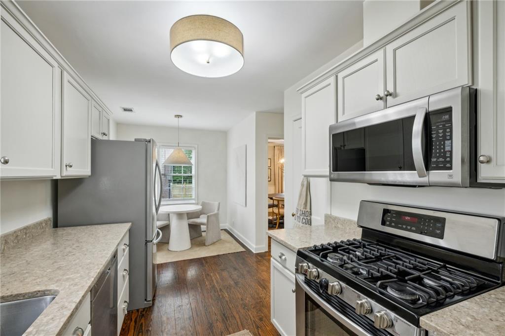 3325 Mathieson Drive NE