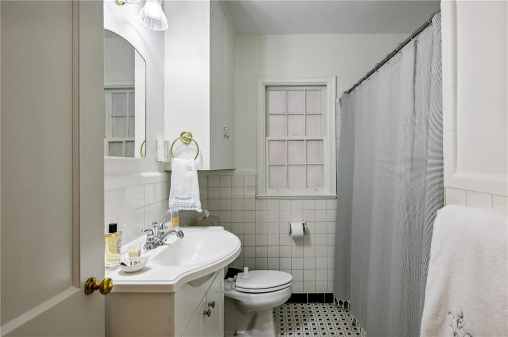 3325 Mathieson Drive NE