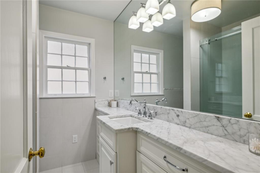 3325 Mathieson Drive NE