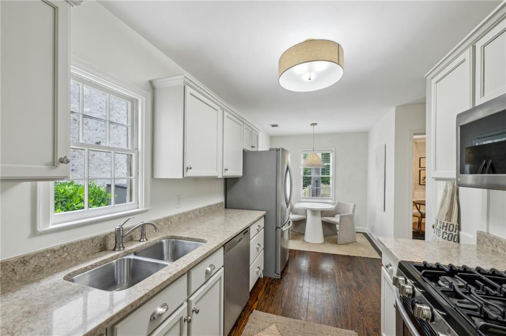 3325 Mathieson Drive NE