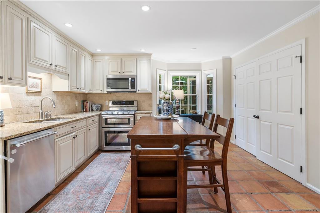 5583 Roberts Drive