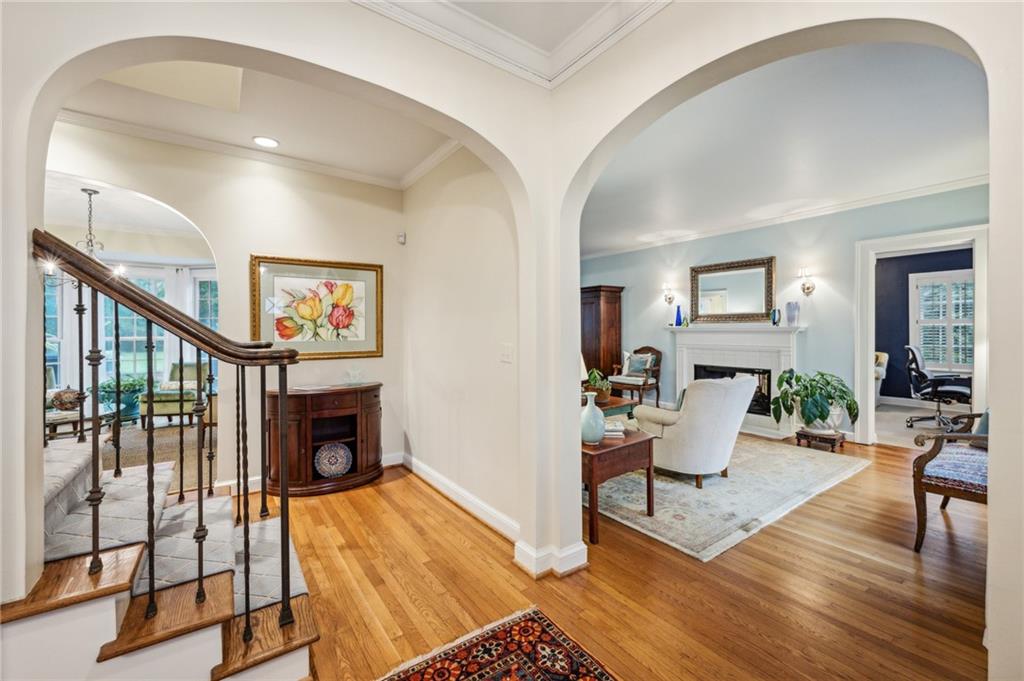 6 Brookhaven Drive NE