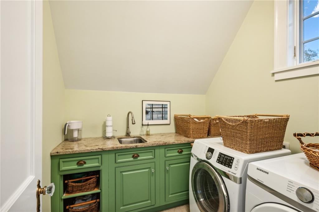 6 Brookhaven Drive NE