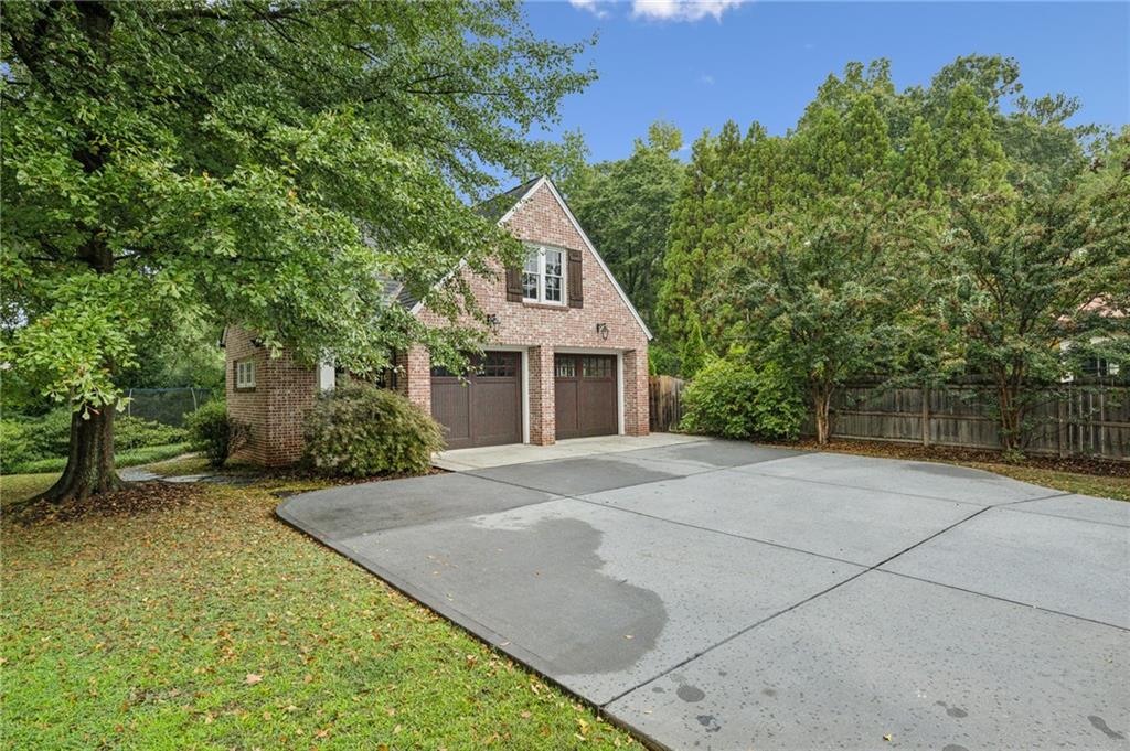 6 Brookhaven Drive NE