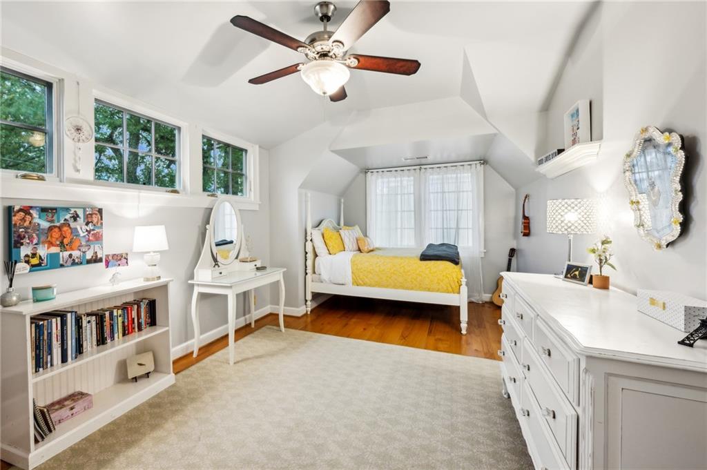 6 Brookhaven Drive NE