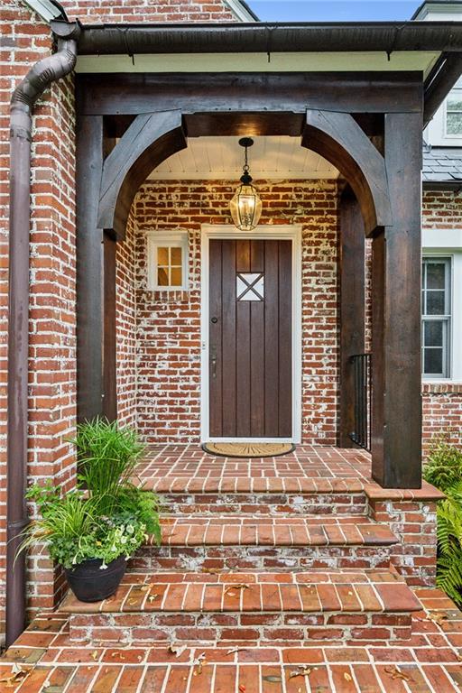 6 Brookhaven Drive NE