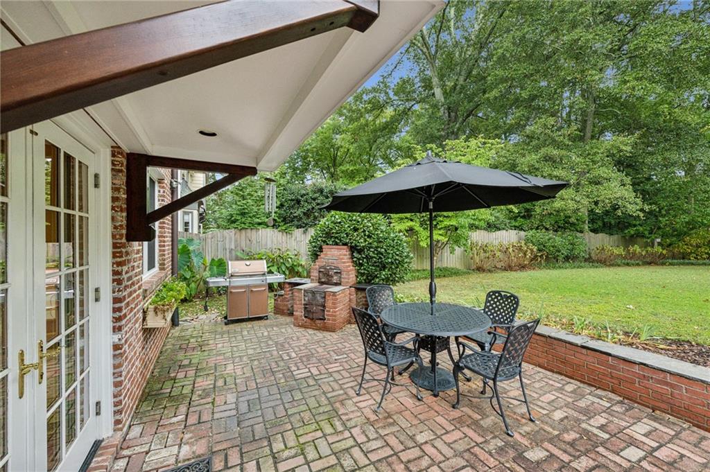 6 Brookhaven Drive NE