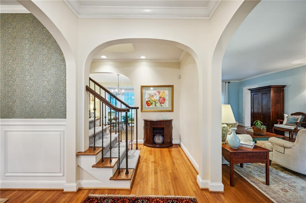 6 Brookhaven Drive NE