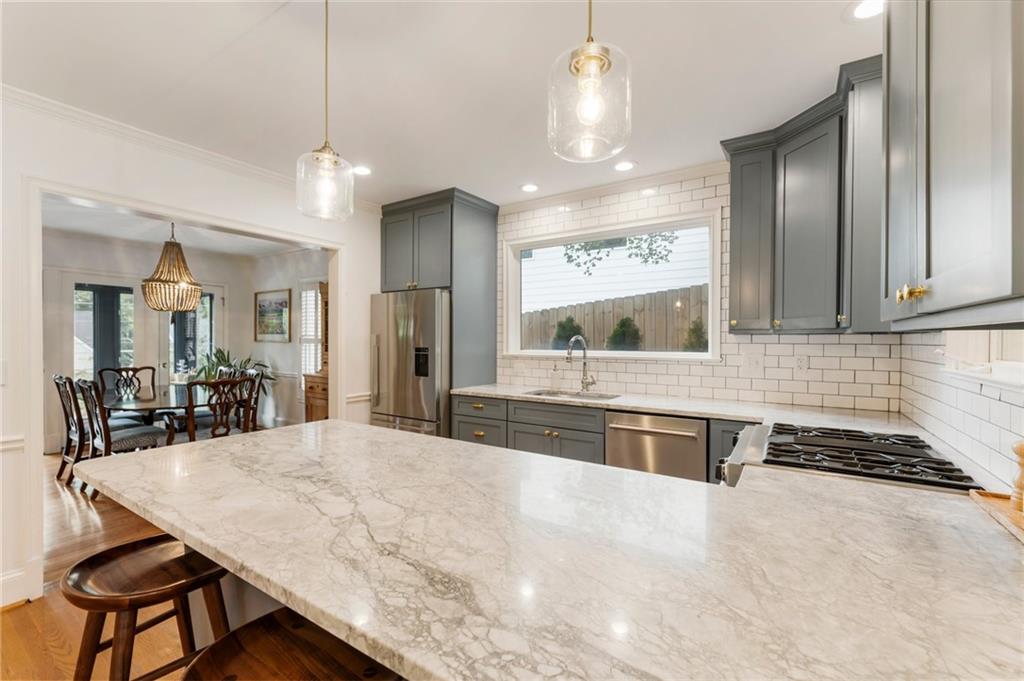 814 Highland Terrace NE