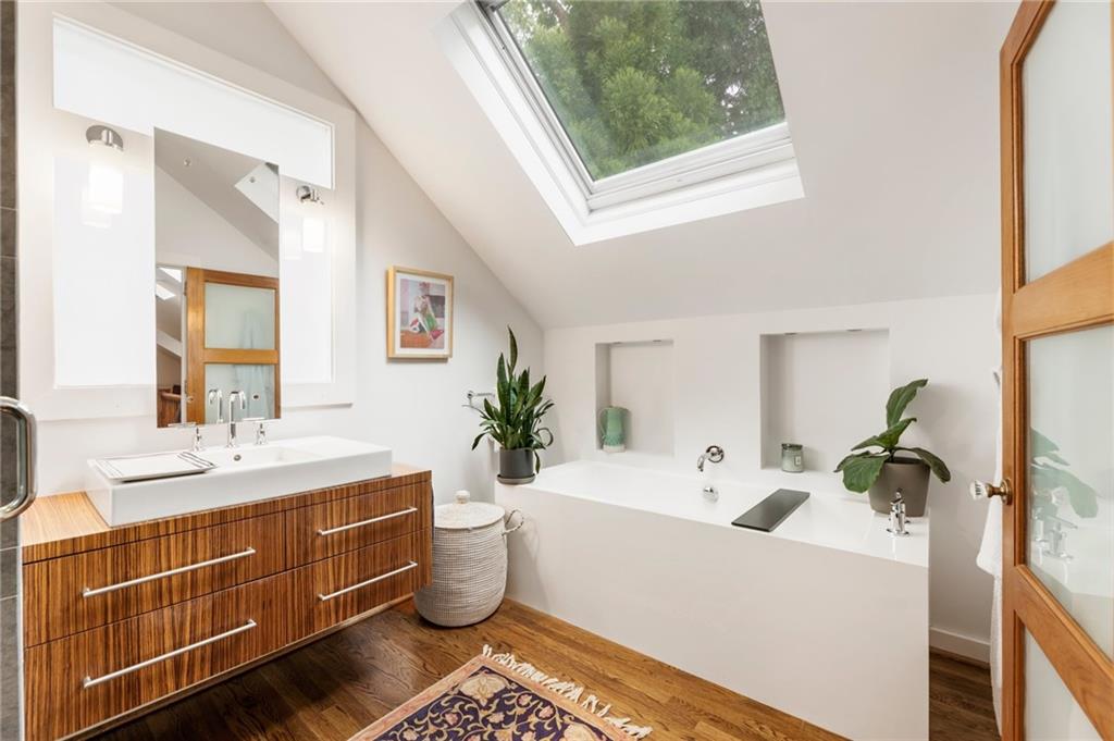 814 Highland Terrace NE