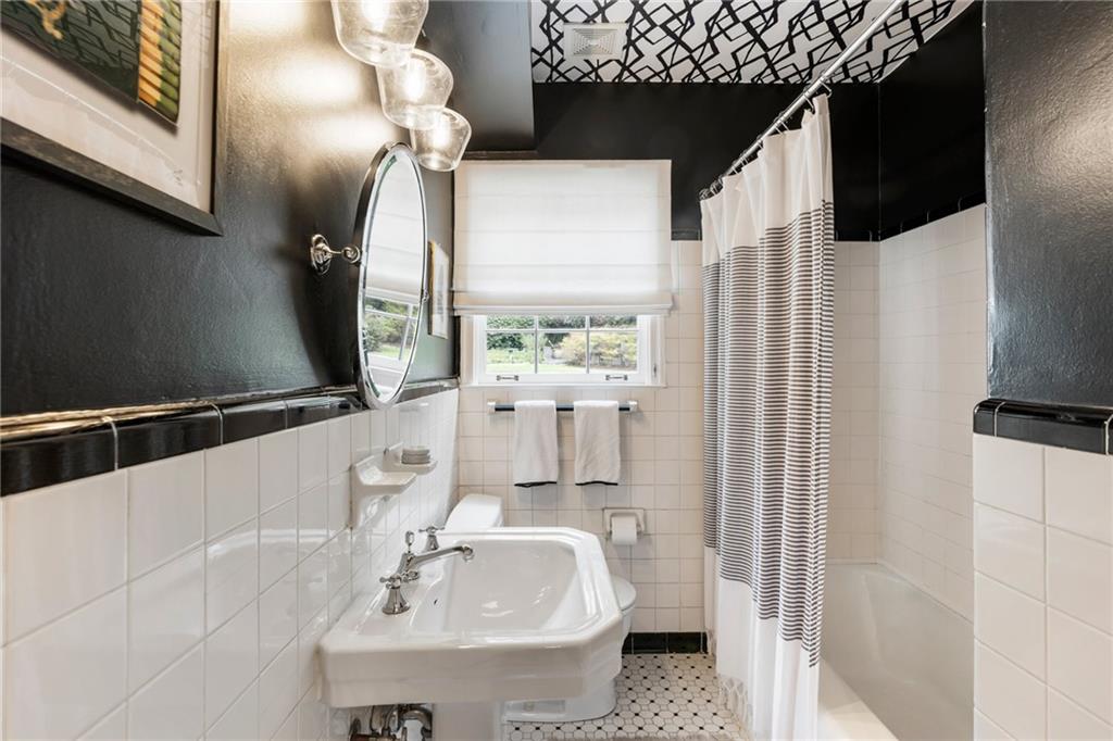 814 Highland Terrace NE