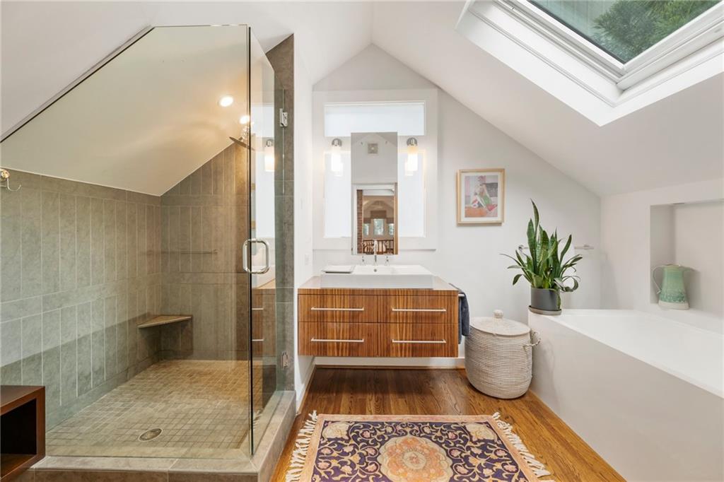 814 Highland Terrace NE