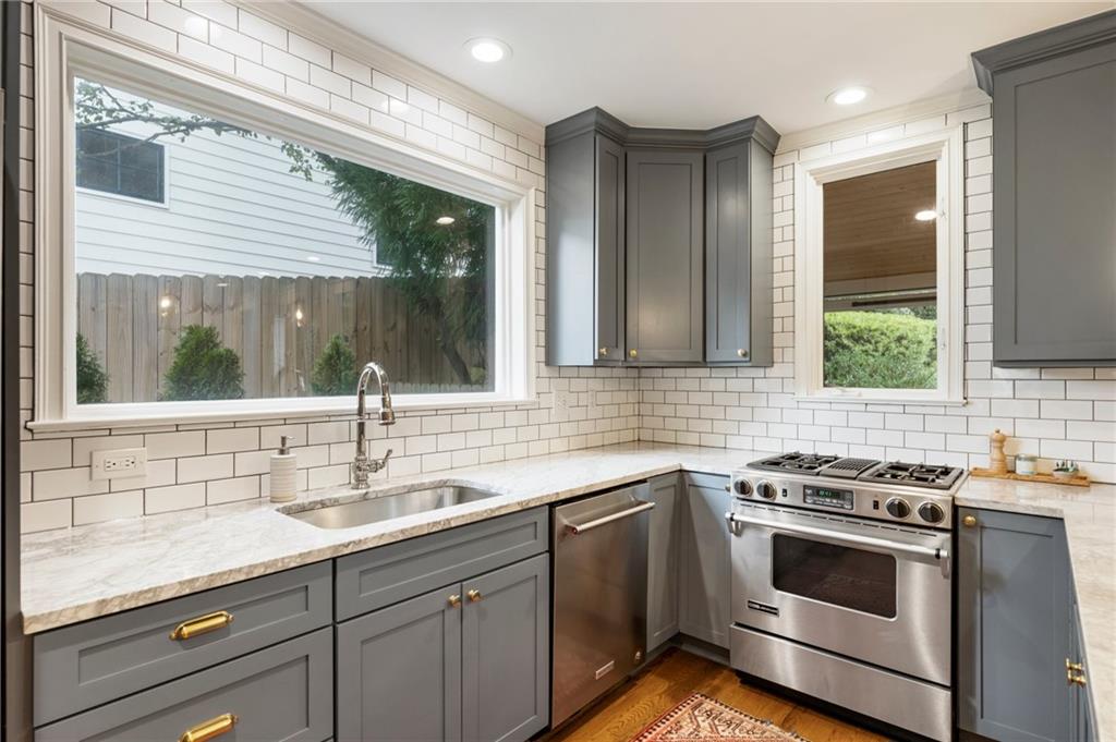 814 Highland Terrace NE