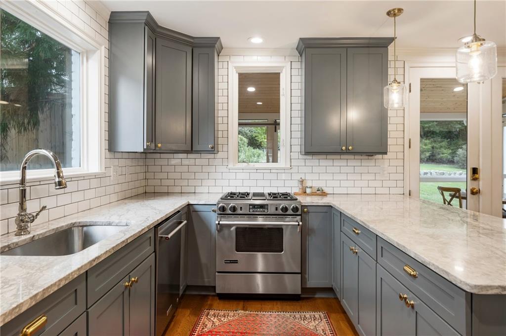 814 Highland Terrace NE