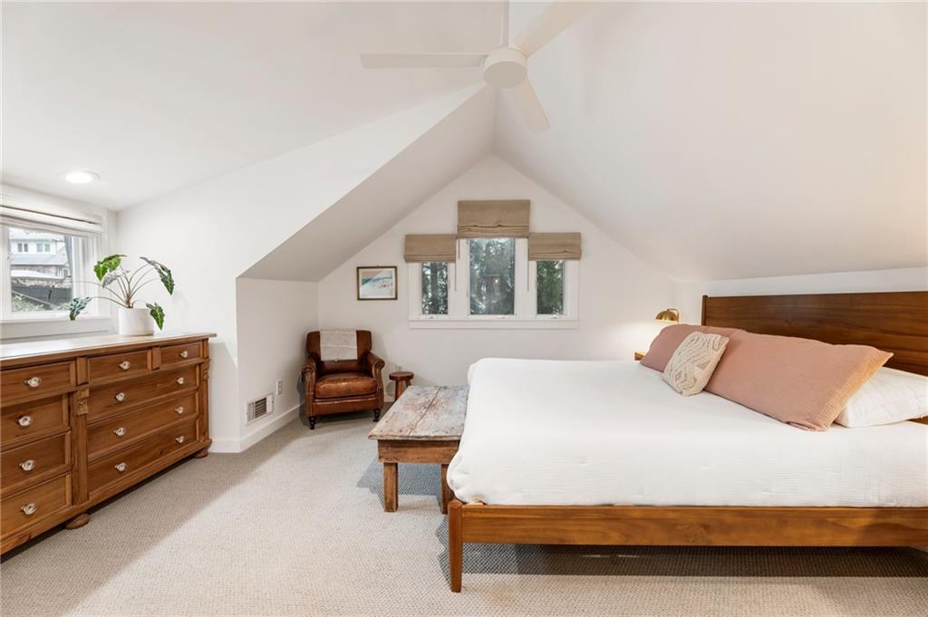 814 Highland Terrace NE