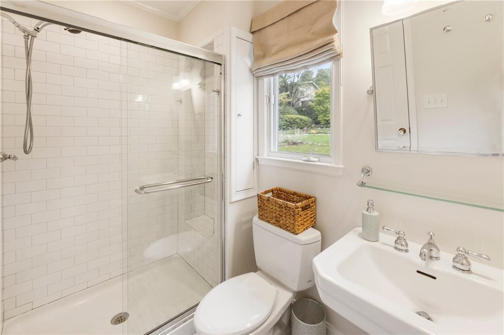 814 Highland Terrace NE