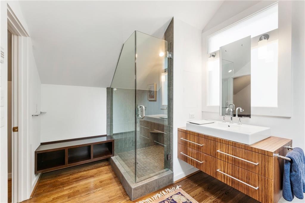 814 Highland Terrace NE