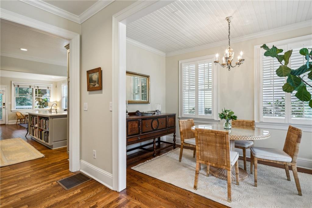 9 Roanoke Avenue NE