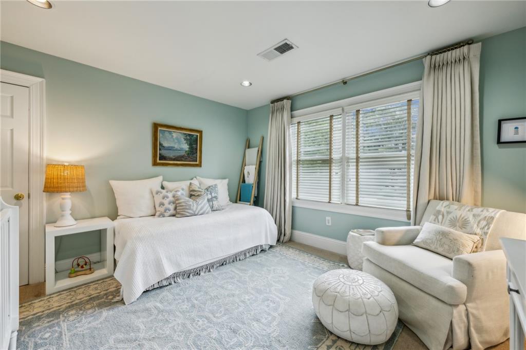9 Roanoke Avenue NE