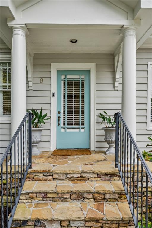 9 Roanoke Avenue NE