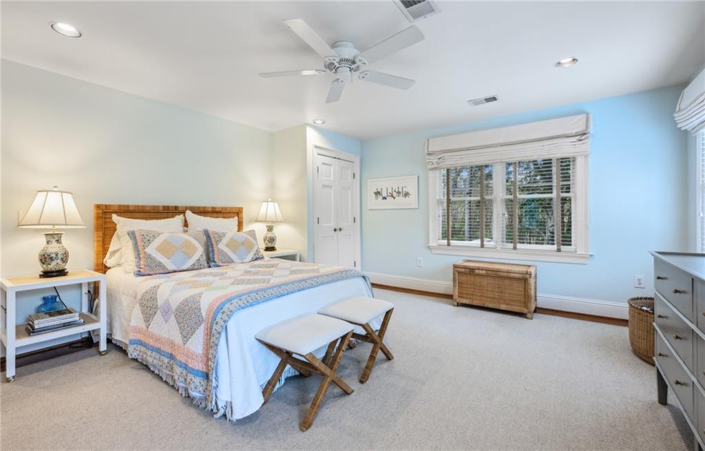 9 Roanoke Avenue NE