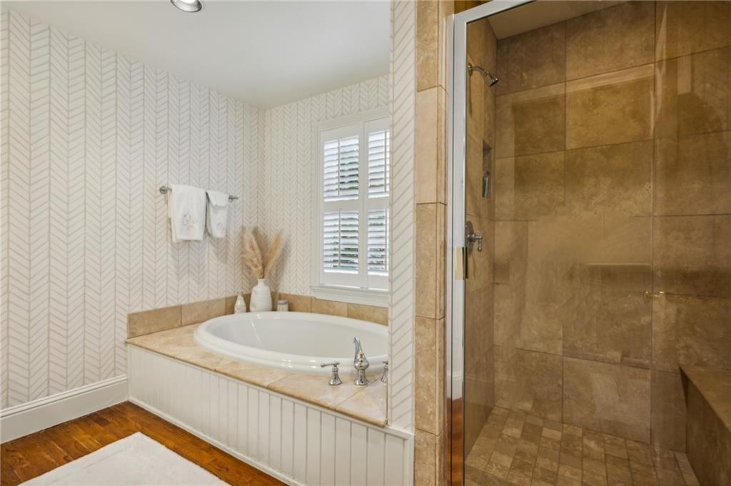 9 Roanoke Avenue NE