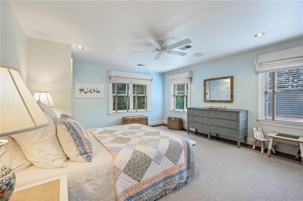 9 Roanoke Avenue NE