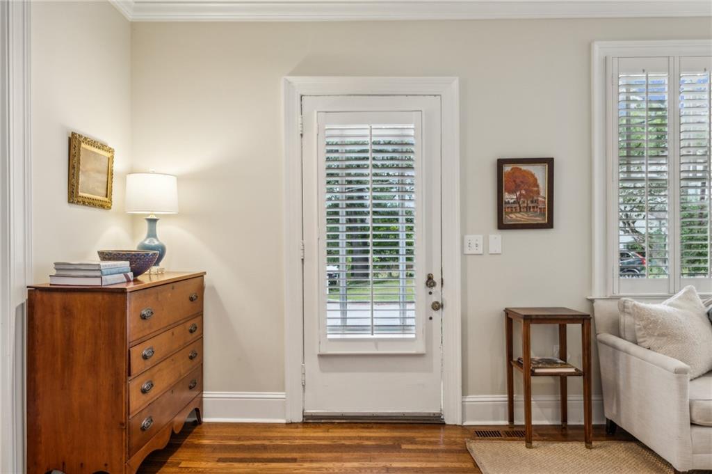 9 Roanoke Avenue NE